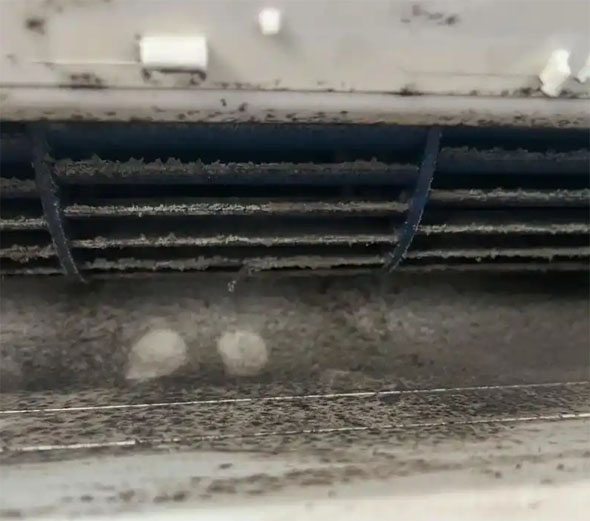 柳州空调吹的风有股烧焦味是怎么回事